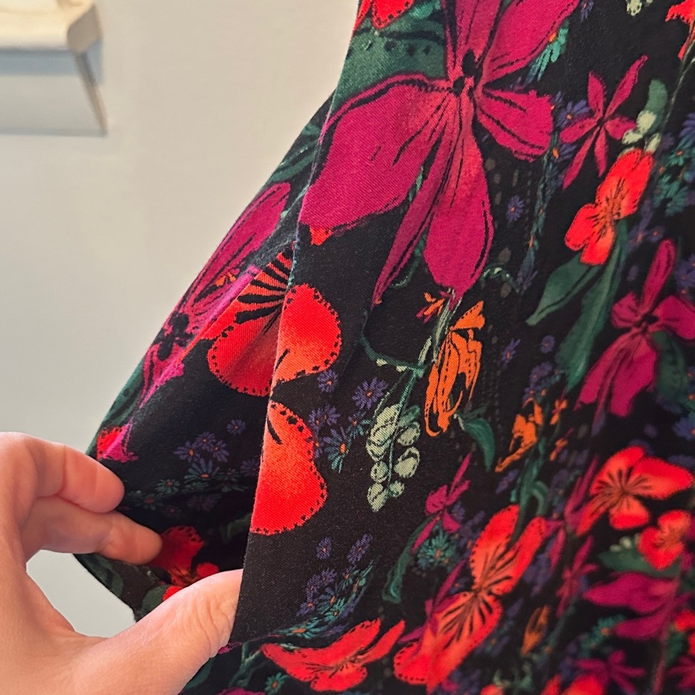 Ava & Viv Floral Midi Dress in Black with Red & Pink Blooms. Size XXL - Picture 6 of 12
